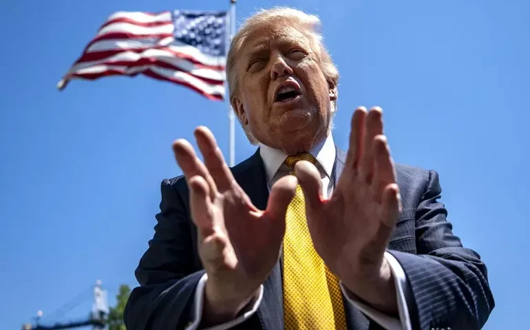 Trump embarca para China e diz não precisar de ajuda de Pequim com Irã
