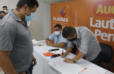 Com mais de R$ 600 mil de apoio, Selaj assina contratos do edital Yohansson Nascimento
