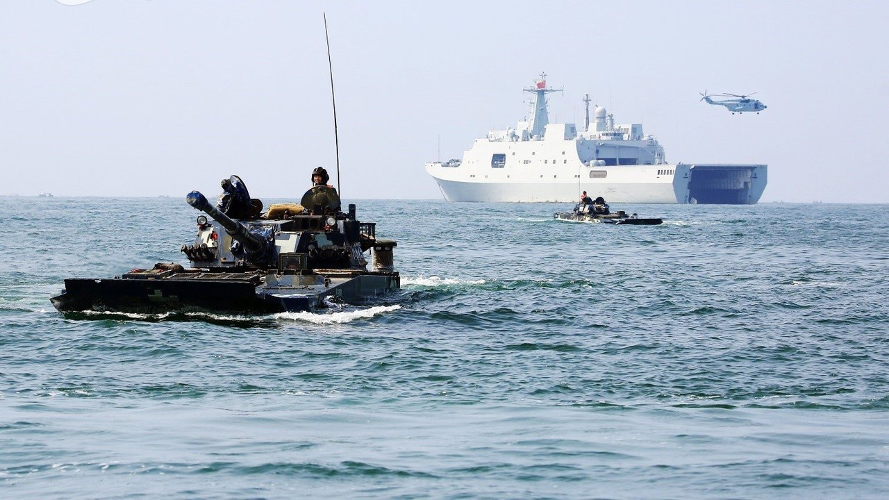 Pequim usa 'monstro' marítimo contra Filipinas um dia após concordar em reduzir tensões no Mar do Sul da China; entenda