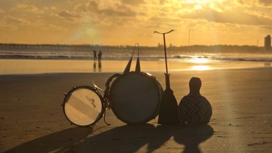 “A Maceió que faz vibrar seu coração” será o tema do desfile 2026 do bloco Rasgando o Couro Rock Maracatu
