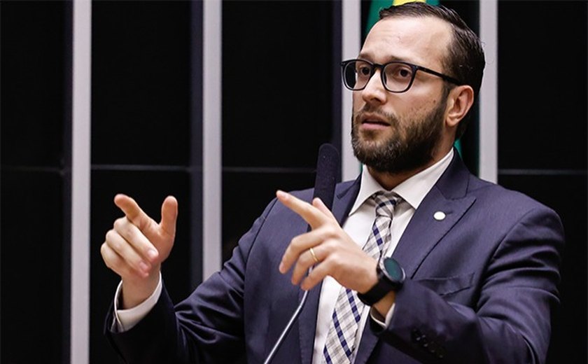 Deputado quer explicações sobre reforma da embaixada dos EUA em Brasília
