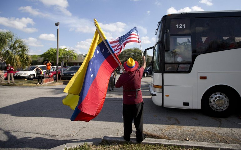 Se Washington atacar a Venezuela, isso provocará crise migratória nos EUA, diz revista