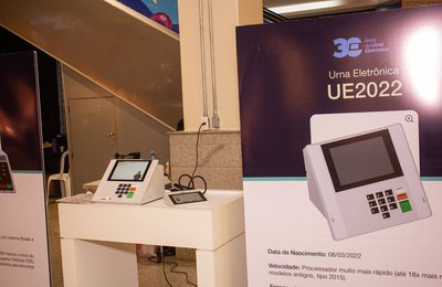 Exposição do TRE/AL comemora os 30 anos da urna eletrônica e promove combate à desinformação