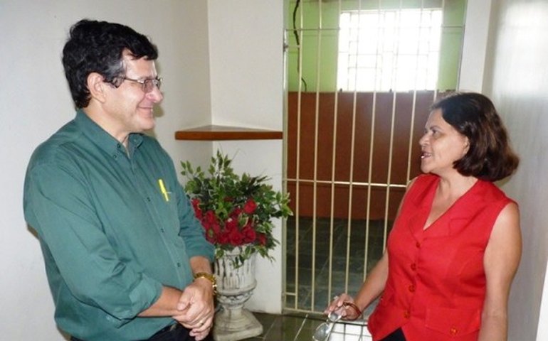 Alimentos arrecadados em curso da Uneal são doados à paróquia em Arapiraca