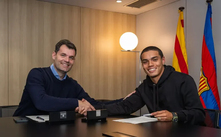 Filho de Ronaldinho Gaúcho, João Mendes vai defender time da 2ª divisão da Inglaterra 