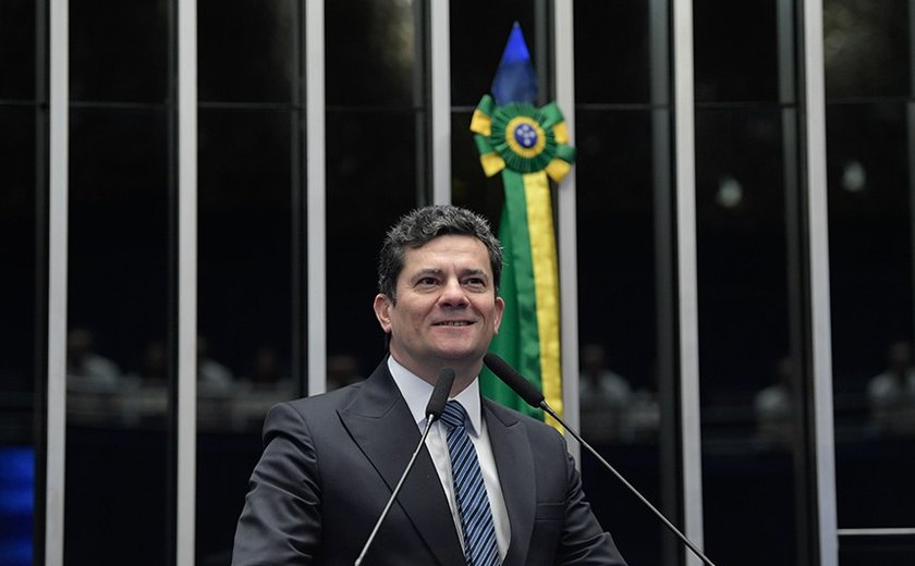 Moro rebate críticas de Lula: me ataca para esconder corrupção de seu governo