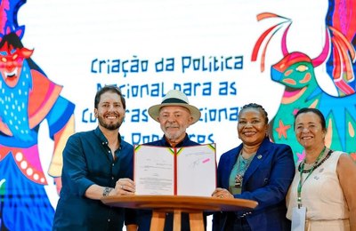 “A educação nos ensina, mas a cultura nos faz revolucionários”, diz Lula, na 6ª Teia Nacional dos Pontos de Cultura