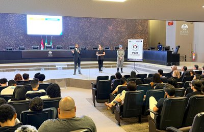 “Pode parecer coisa pequena, mas não é”: relato de jovem em palestra no TJAL alerta sobre violência sexual nas redes