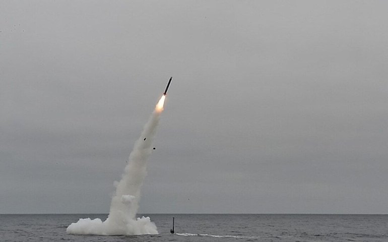 EUA esgotam reservas de mísseis Tomahawk durante operação contra Irã, afirma mídia