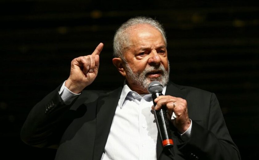 Lula pede a ministros que não usem a palavra “gasto”