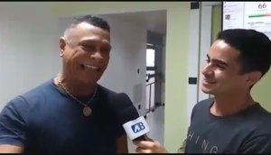 ‘Como entender as mulheres’ é o tema do espetáculo de Renato Piaba em Aracaju