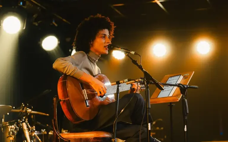 Quem é Will Santt, músico de 21 que estourou no Instagram cantando bossa nova e lança seu primeiro álbum  