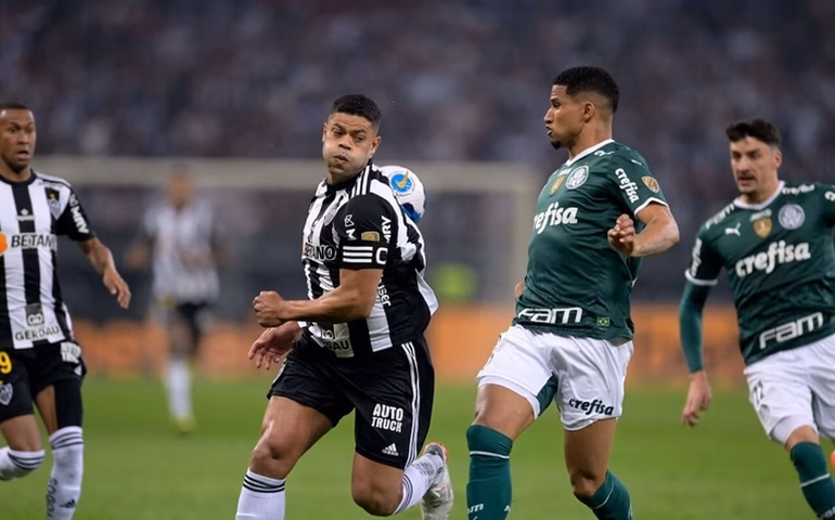 Expulsão de Hulk, do Atlético-MG, em jogo contra o Palmeiras rende memes nas redes