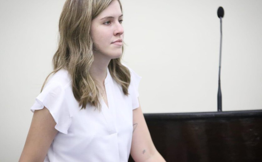 Cibele Moura solicita acompanhamento psicológico para estudantes