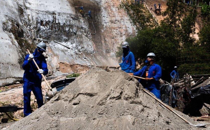 Obras de contenção em encostas chegam à reta final em dois pontos