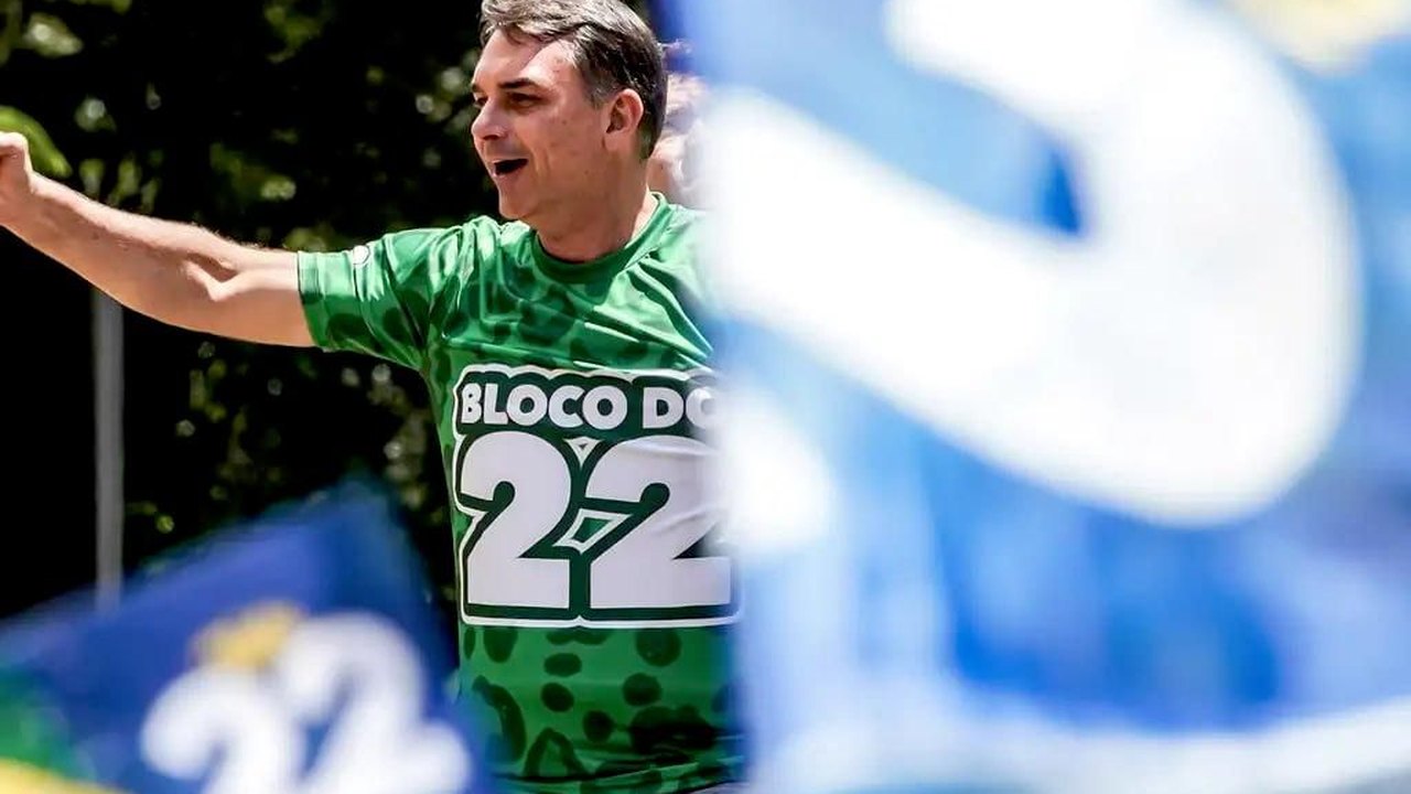 PF vê risco de fuga de Flávio Bolsonaro como 'concreto e atual' e apura suspeita de verba de Vorcaro para estrutura nos EUA