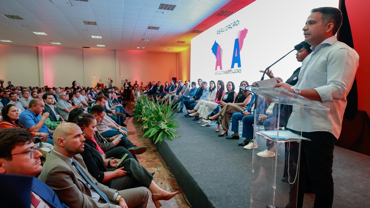 Governador garante a prefeitos que Alagoas manterá os altos índices de investimentos