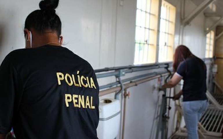 Polícia investiga morte de mulher que caiu da sacada em BH