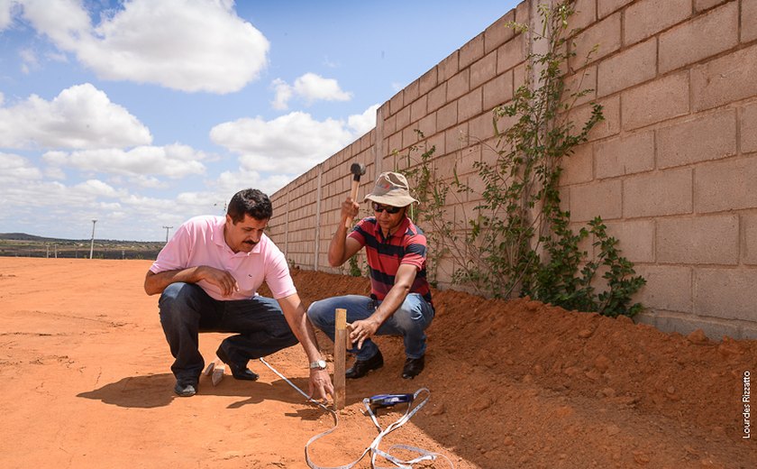 Empresários iniciam obras em lotes do Polo Moveleiro do Agreste