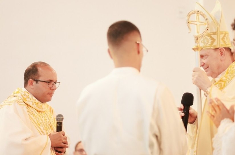 Comunidade católica de Campo Alegre prestigia a posse do Padre Lauro Almeida na Paróquia do Senhor Bom Jesus dos Aflitos