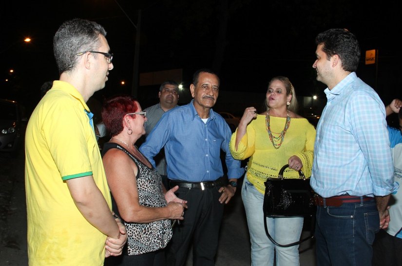 Prefeito Rui Palmeira entrega obras no bairro do Poço