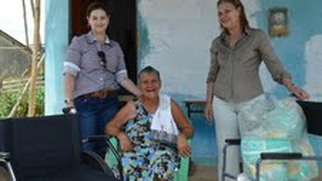 Prefeitura da Barra de Santo Antônio realiza entrega de cadeiras de rodas