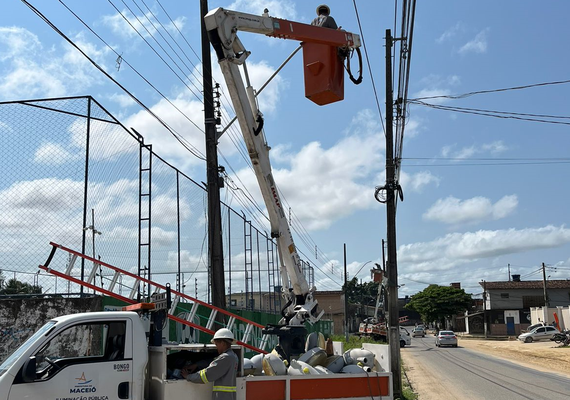 Avenidas principais da Santa Lúcia ganham iluminação 100% em LED