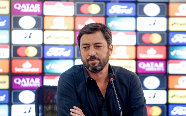 Presidente do Corinthians elogia o técnico Fernando Lázaro: ‘Pronto para assumir’