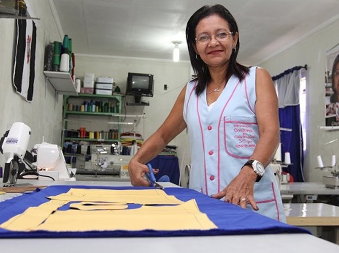 Garra e empreendedorismo de costureira alagoana é destaque em revista de circulação nacional
