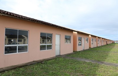 Governador anuncia escola em tempo integral para conjunto do Minha Casa Minha Vida