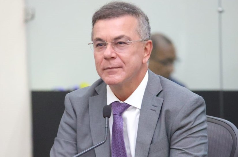 Ronaldo Medeiros celebra isenção do IR para quem ganha até R$ 5 mil