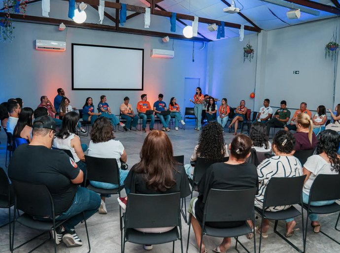 Plano do Povo reúne demandas de Arapiraca em encontro com Célia Rocha