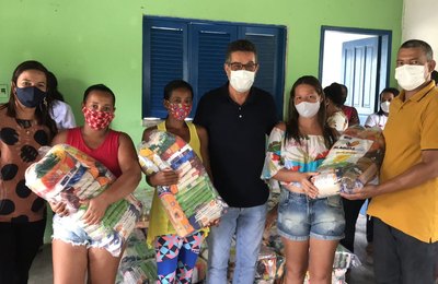 602 famílias da zona rural de Branquinha são contempladas com nova entrega de cestas básicas