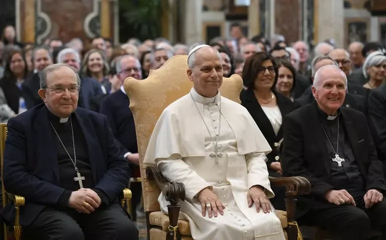 Papa frisa papel da imprensa como 'construtora de pontes de diálogo' de paz