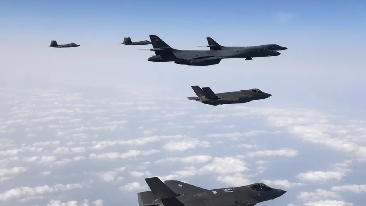 EUA e Canadá interceptam aviões militares da Rússia e da China voando perto do Alasca