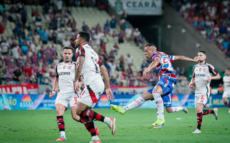 Flamengo tropeça e Palmeiras pode abrir na liderança do Brasileirão