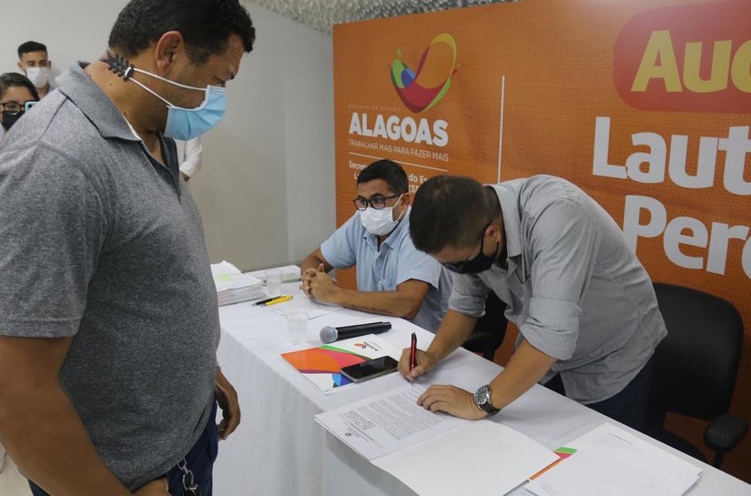 Com mais de R$ 600 mil de apoio, Selaj assina contratos do edital Yohansson Nascimento