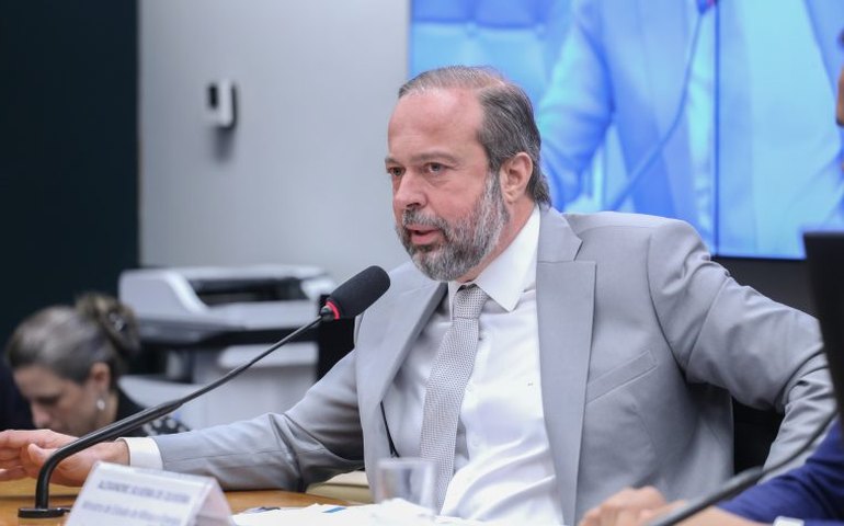 Apagão: 'É impossível' que não haja interrupções, diz ministro de Minas e Energia