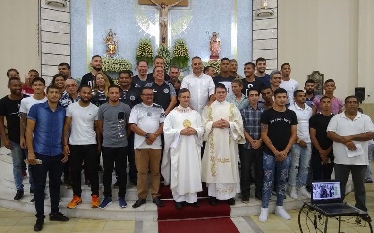 Fiéis aplaudem equipe do ASA na última missa da Padroeira de Arapiraca