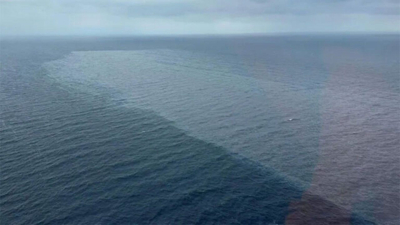 Navio-tanque com 1,4 milhão de litros de combustível afunda no litoral próximo à capital filipina
