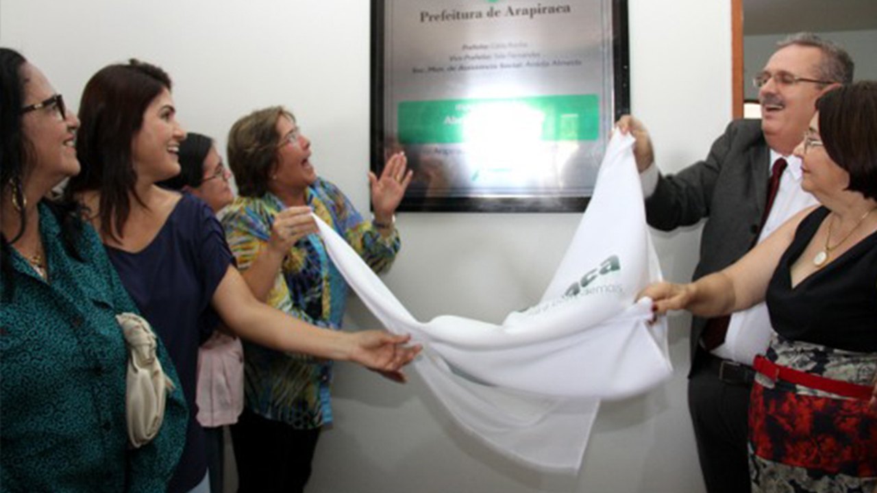 Célia inaugura Abrigo Anjo Letícia