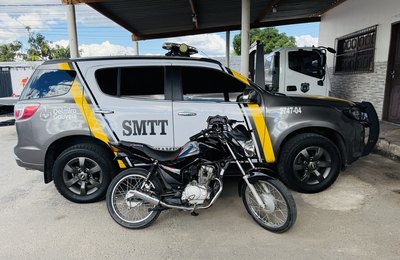 SMTT de Delmiro apreende moto com escapamento irregular após denúncia sobre ruído excessivo em área escolar