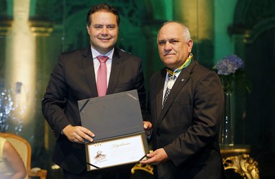 Otávio Praxedes é agraciado com Medalha do Mérito da República Marechal Deodoro