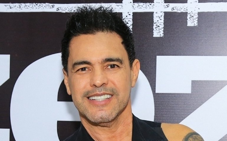 Zezé Di Camargo pede ao SBT que seu Especial de Natal não vá ao ar após presença de Lula na emissora