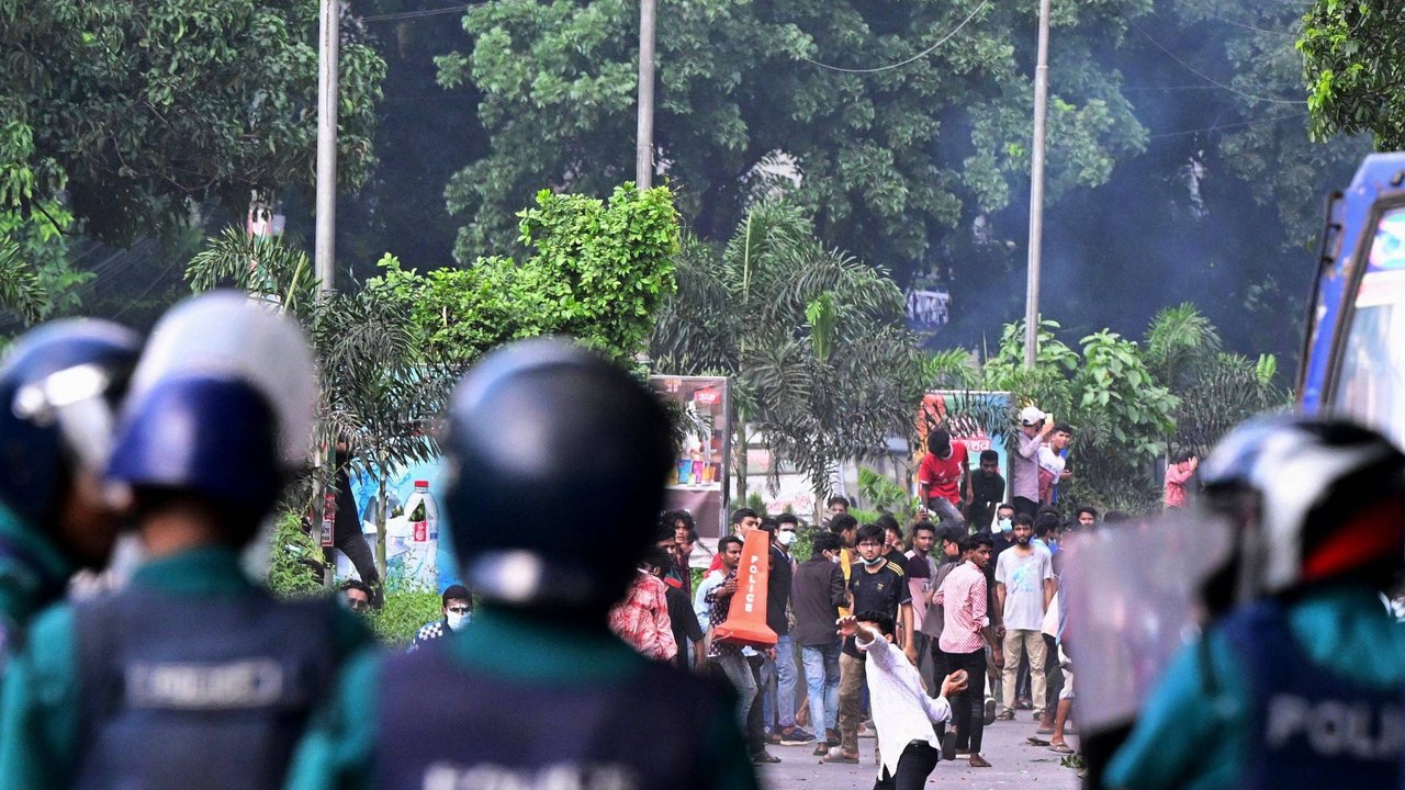 Bangladesh decreta toque de recolher e mobiliza militares após onda de protestos deixar mais de 100 mortos