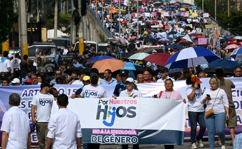 Hondurenhos marcham contra a lei que dizem promover 'ideologia de gênero'