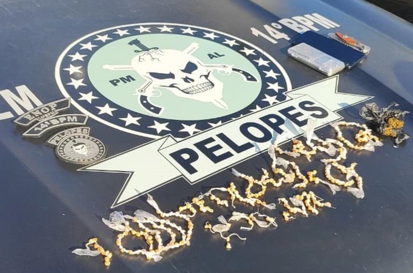 Suspeito de tráfico é preso pela PM com mais de 330 pedras de crack em Messias