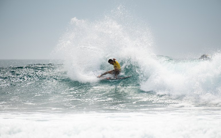 Mundial de surfe começa com Filipe Toledo buscando o tri