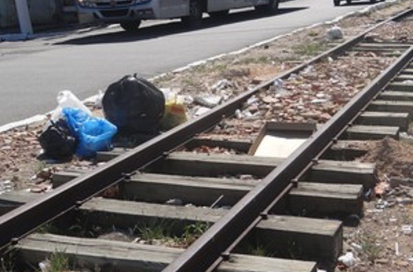 Obra de remoção de trilhos deixará trânsito mais lento na Av. Buarque de Macedo
