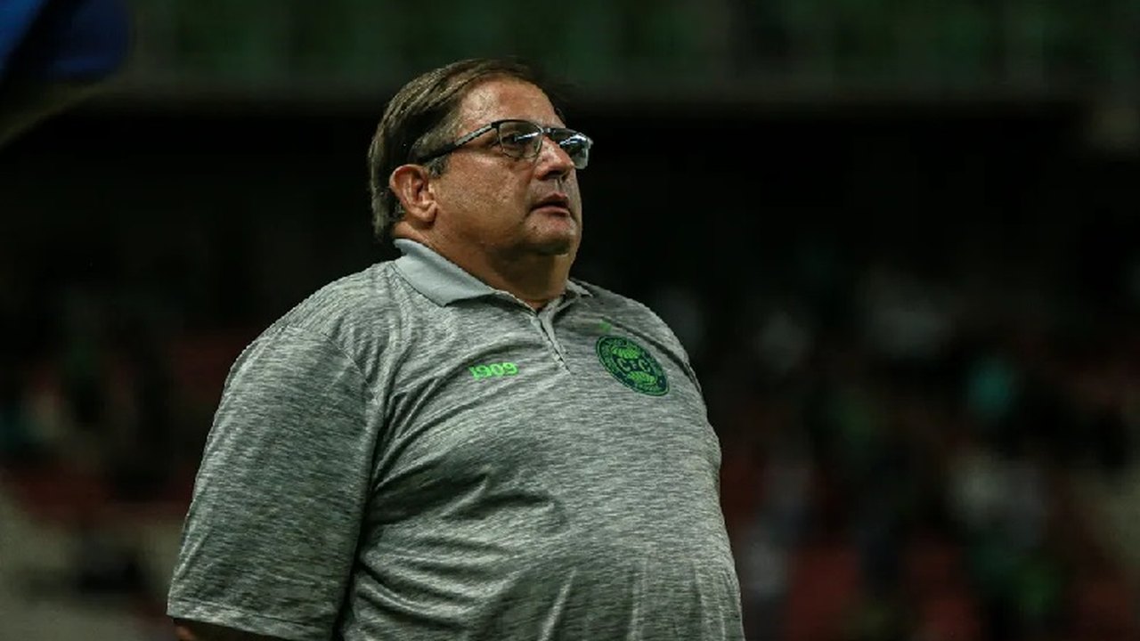 Guto Ferreira assume comando técnico do Goiás, após ser demitido no Coritiba